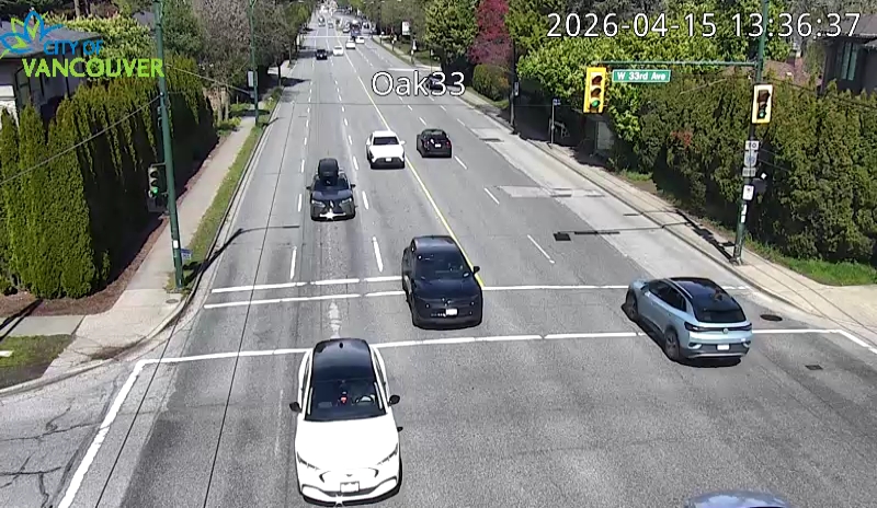 Oak St & W 33rd Ave - N