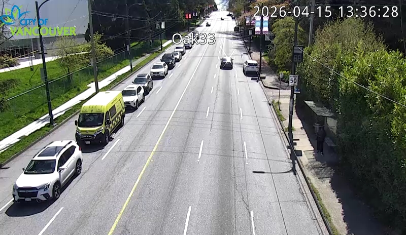 Oak St & W 33rd Ave - S