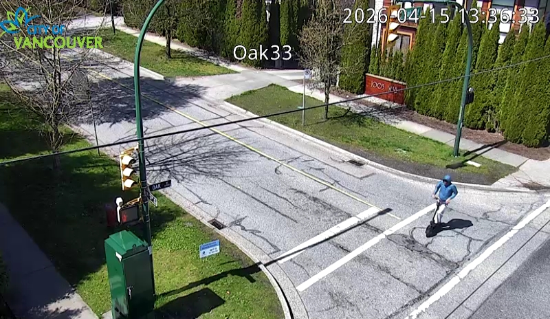 Oak St & W 33rd Ave - W