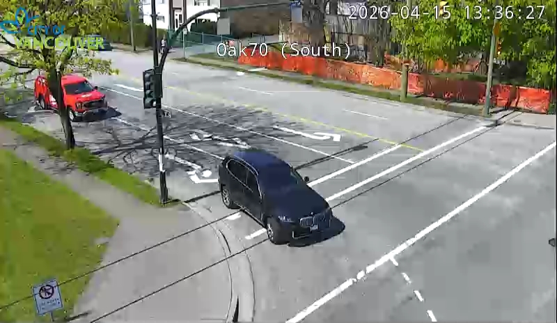 Oak St & W 70th Ave - W